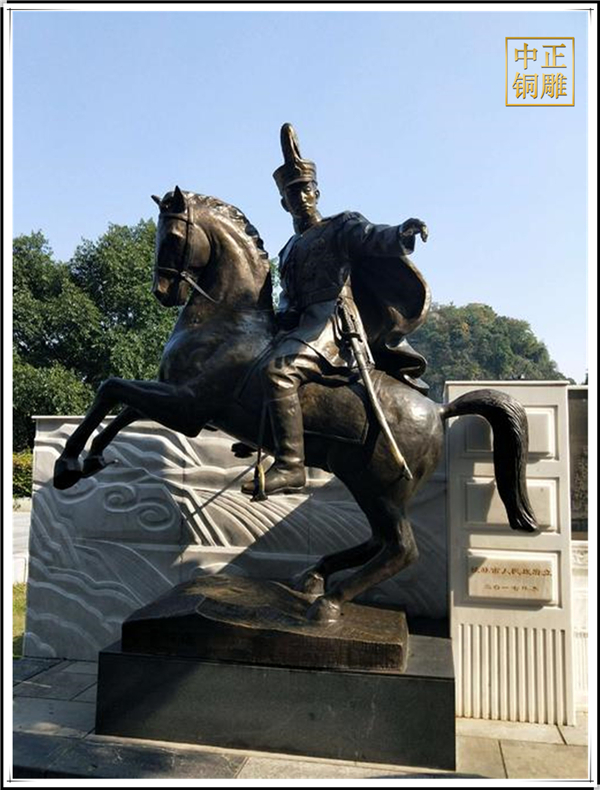 廣場(chǎng)將軍雕塑.jpg 廣場(chǎng)將軍雕塑.jpg