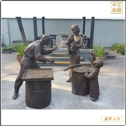 逗孩子人物銅雕塑制作 逗孩子人物銅雕塑制作