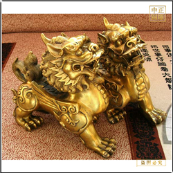 鑄銅關公 小型金貔貅擺件批發(fā)