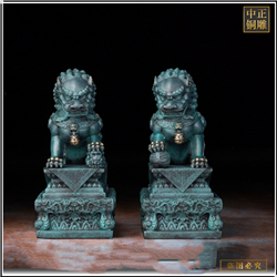 一對(duì)小型銅獅子雕塑擺件