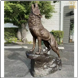 鑄銅關公 沖天吼叫銅狼雕塑